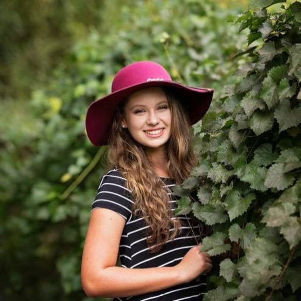 Meet your Posher, Brooke